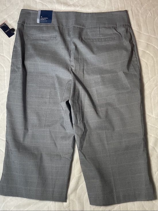 Reitmans Pants - Reitmans Gray Plaid Capris